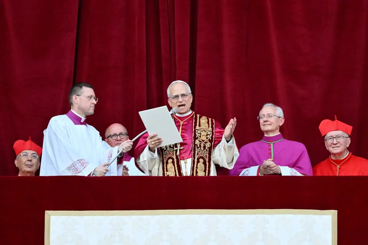 Foto do primeiro discurso do papa Leão XIV