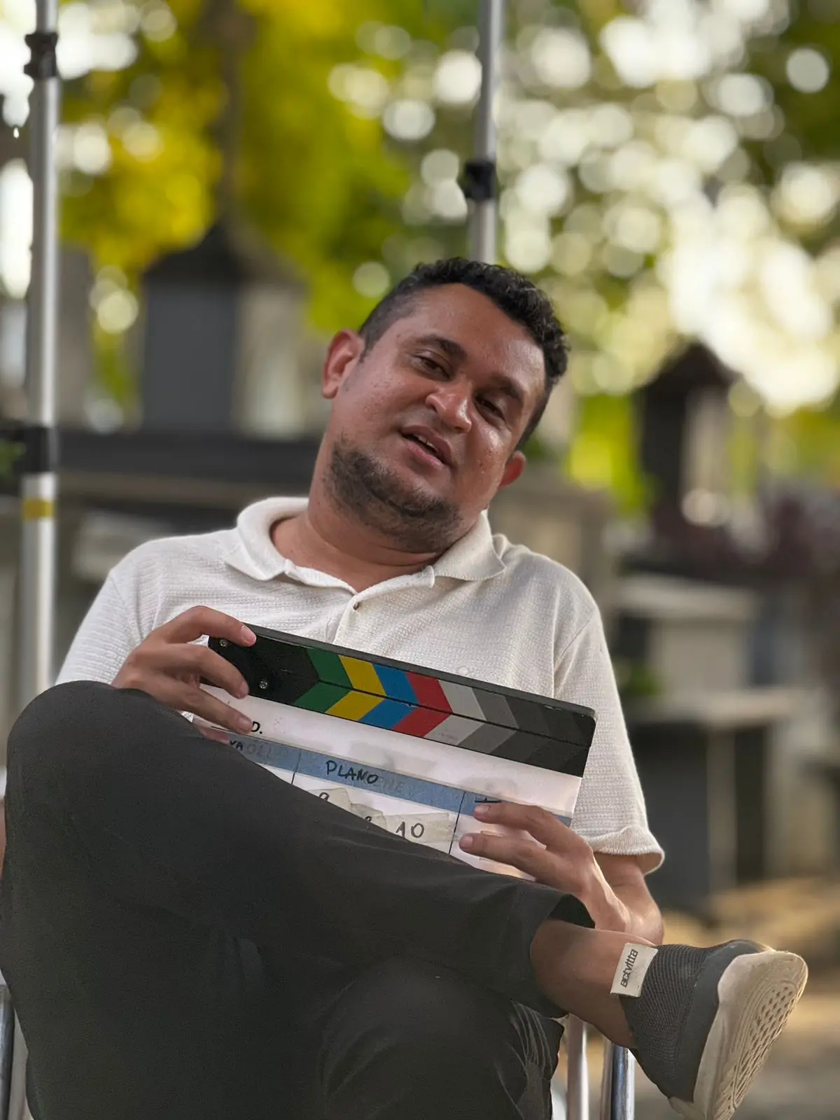 Na imagem, o diretor da série 