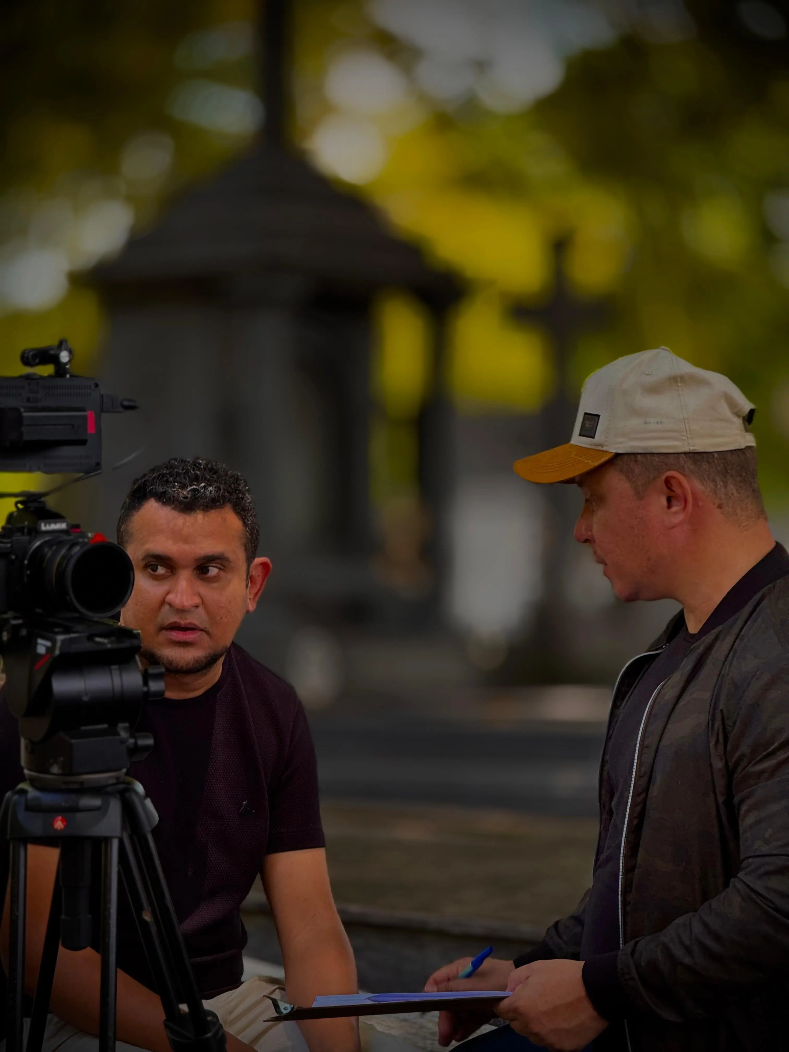 Na imagem, Lamarck Dias e Bruno Monteiro, parte da equipe da série 