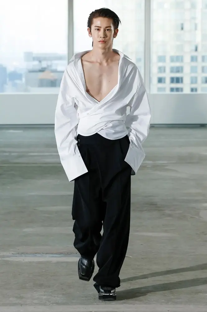 Na imagem, desfile Peter Do em 2023