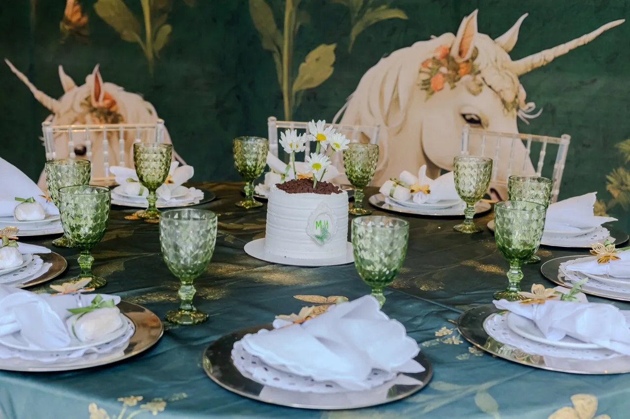 O aniversário de Maria Helena teve como tema Jardim Encantado