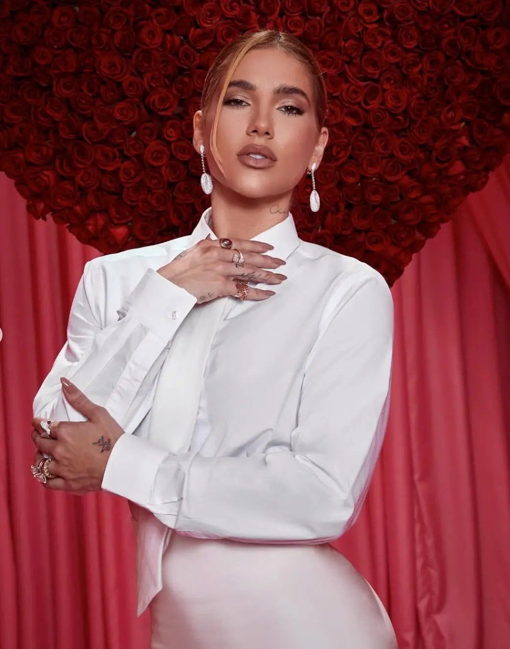 Na imagem, Virginia Fonseca nas redes sociais