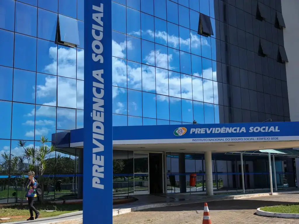 Fachada da sede do Instituto Nacional do Seguro Social, INSS para matéria onde Bolsonaro admite que fraude iniciou durante seu governo