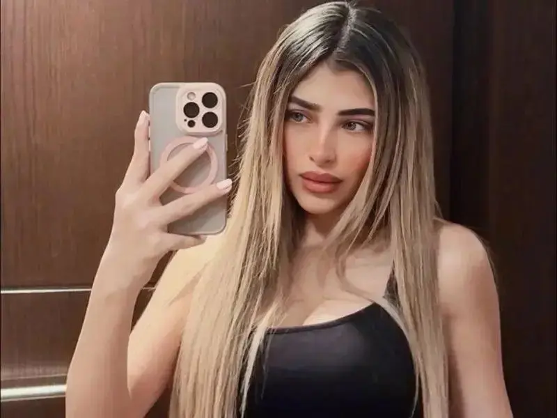 Vivian de la Torre em selfie nas redes sociais, amiga da influenciadora mexicana morta durante transmissão ao vivo no TikTok