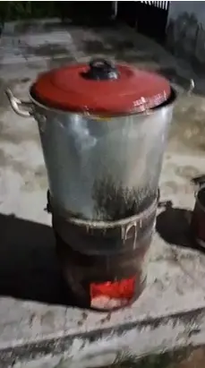 panela com sopa de onça que encontraram morta na estrada