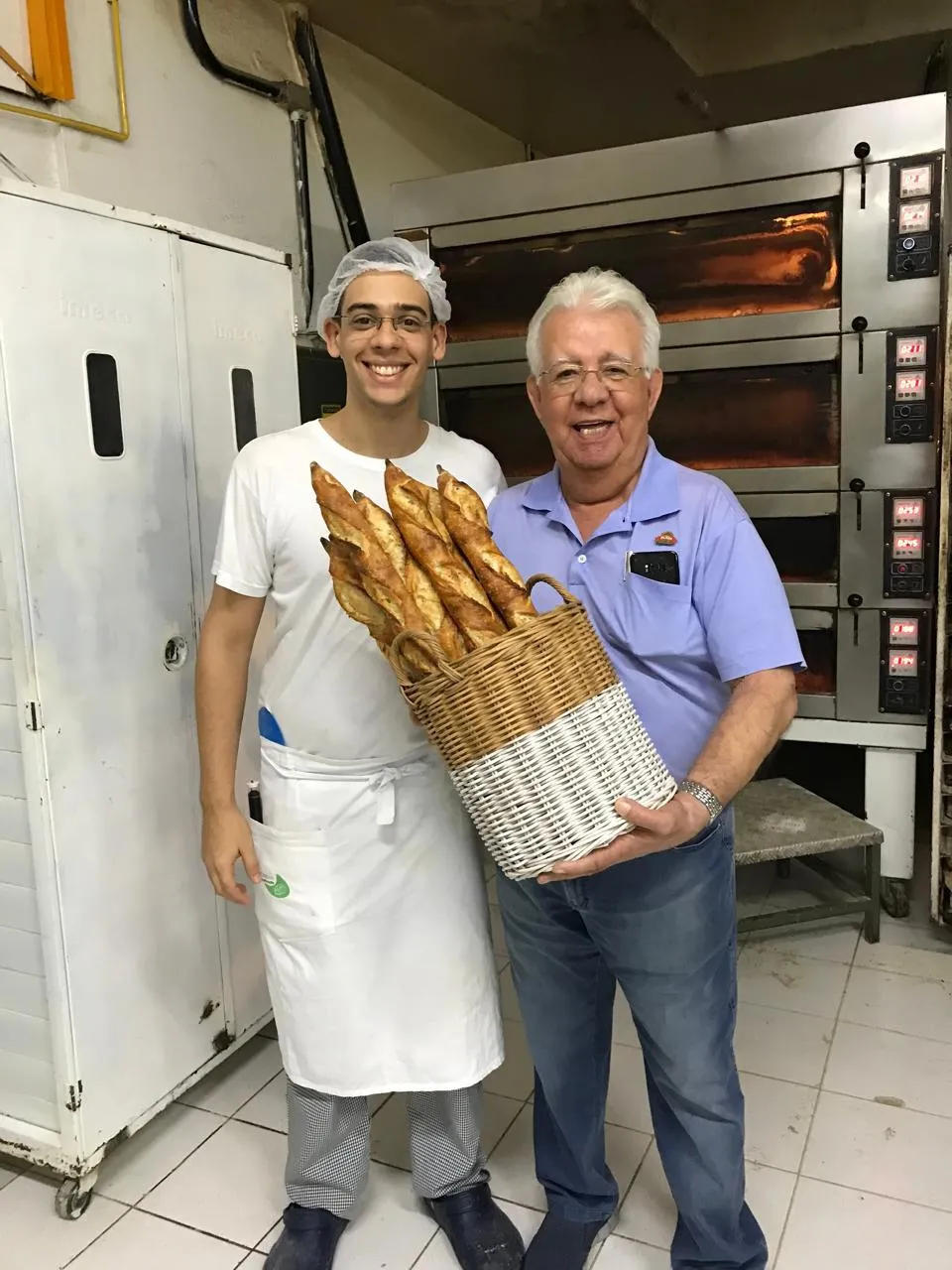 Curiosamente, Brunno afirma não ter tido oportunidades para ingressar nos negócios da família, comandados pelo avô. Isso, segundo ele, o instigou a seguir o próprio caminho
