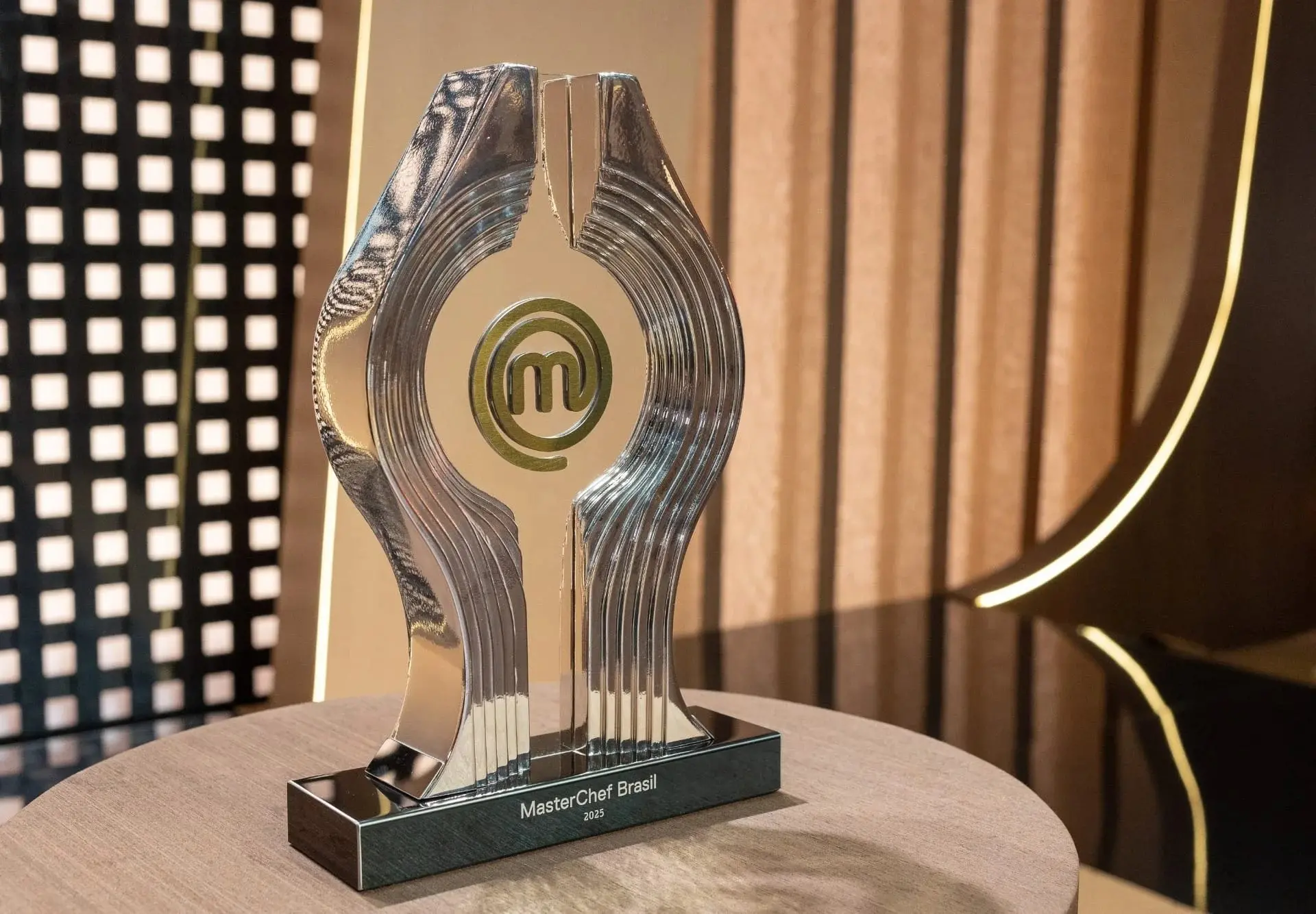 Imagem mostra troféu MasterChef 2025