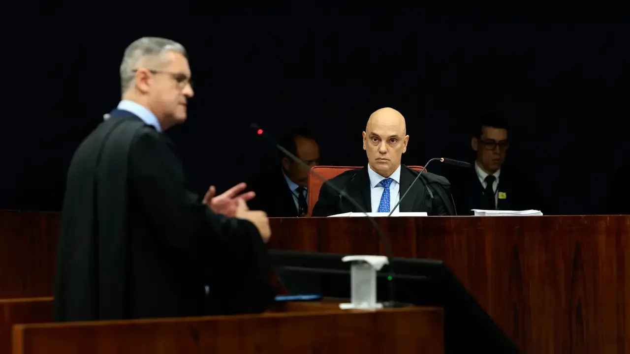 Alexandre de Moraes durante sessão da Primeira Turma do STF