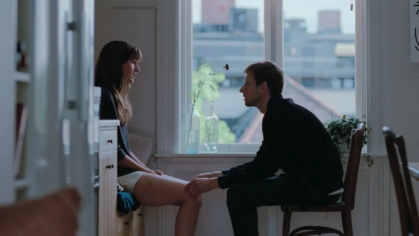 Cena de A Pior Pessoa do Mundo