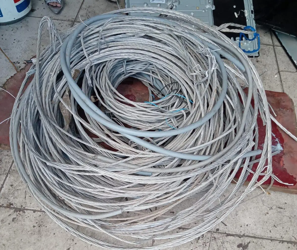 Material elétrico roubado