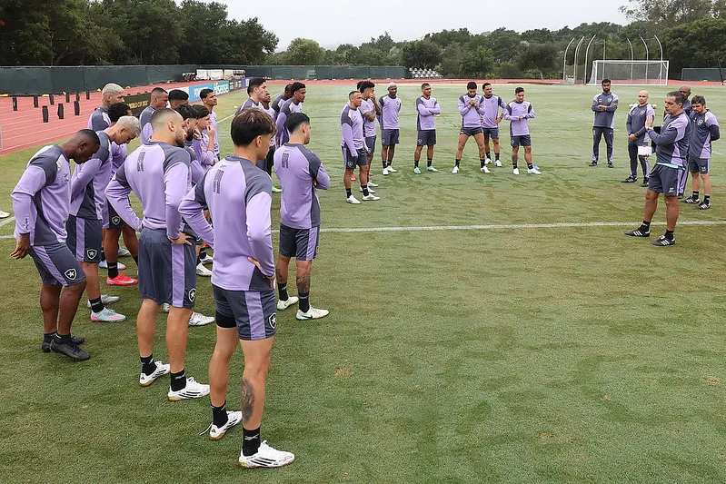 O Botafogo faz sua esperada estreia na Copa do Mundo de Clubes neste domingo, 15 de junho de 2025, enfrentando o Seattle Sounders