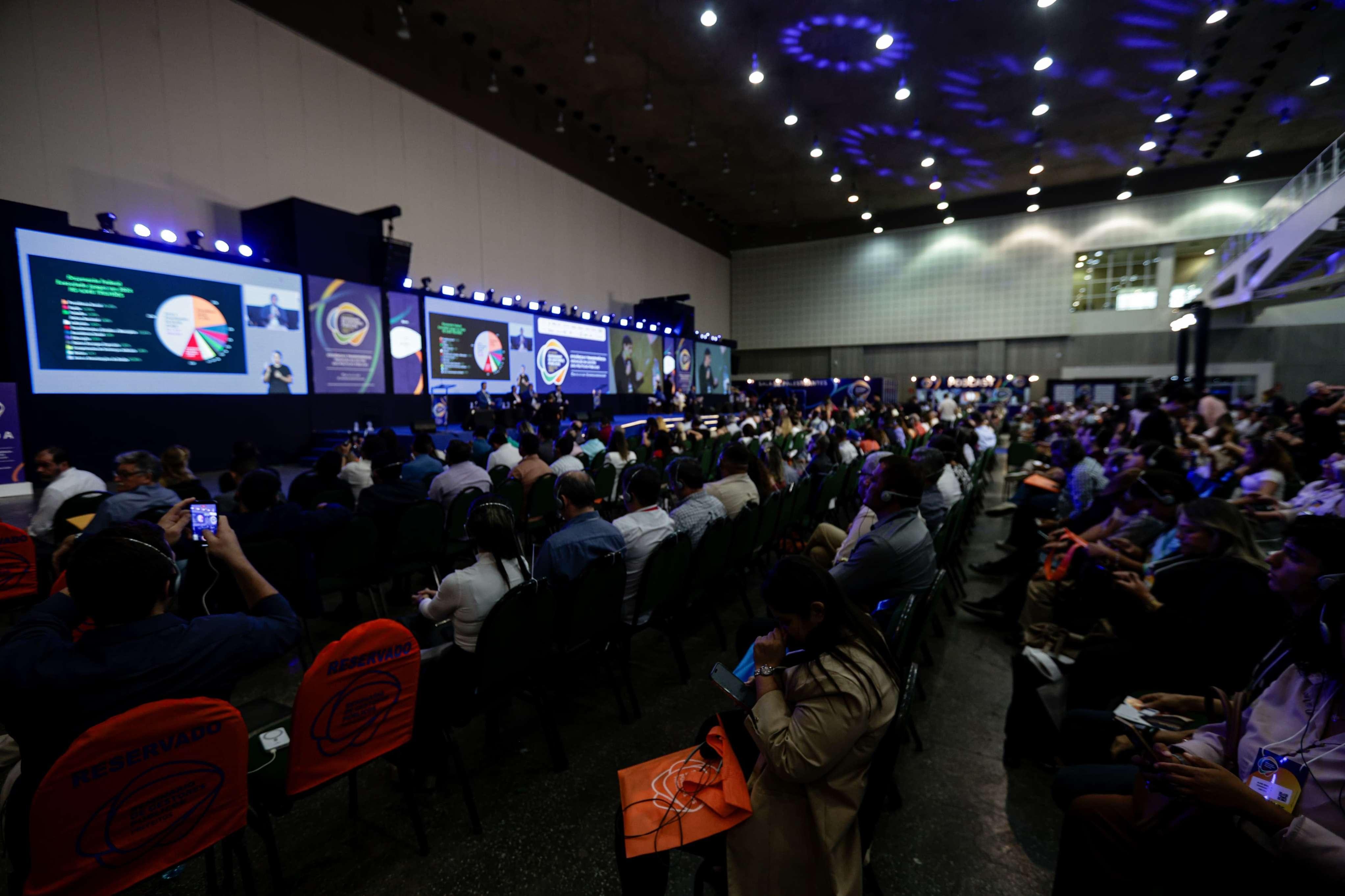 Publico presente no primeiro dia de Seminário