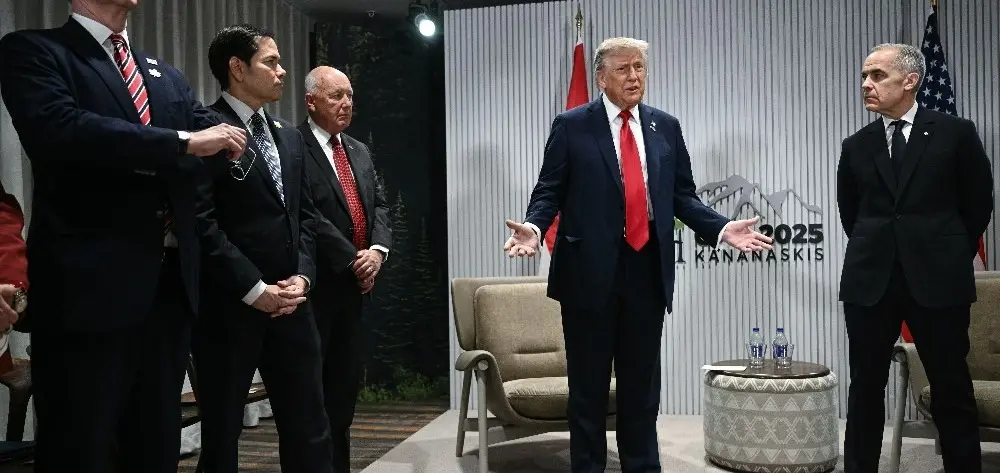 Trump na cúpula do G7 ao lado do premiê canadense Mark Carney