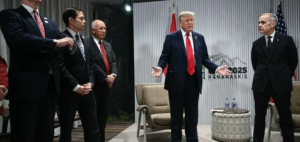 Trump na cúpula do G7 ao lado do premiê canadense Mark Carney