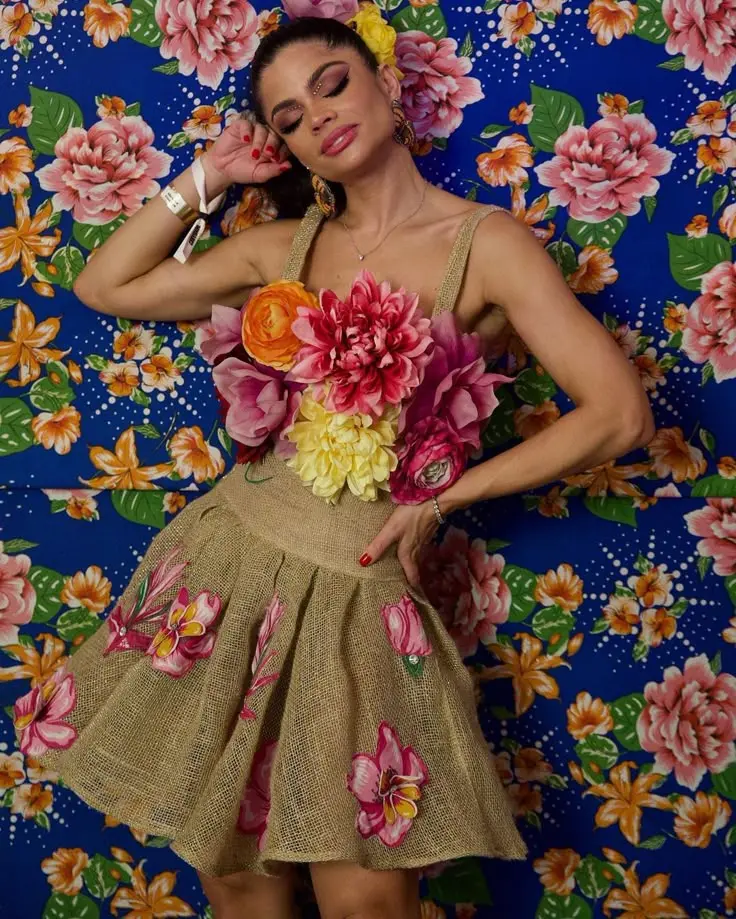 Estampas que também têm tudo a ver com a época podem ajudar a criar um visual junino sem cair no óbvio