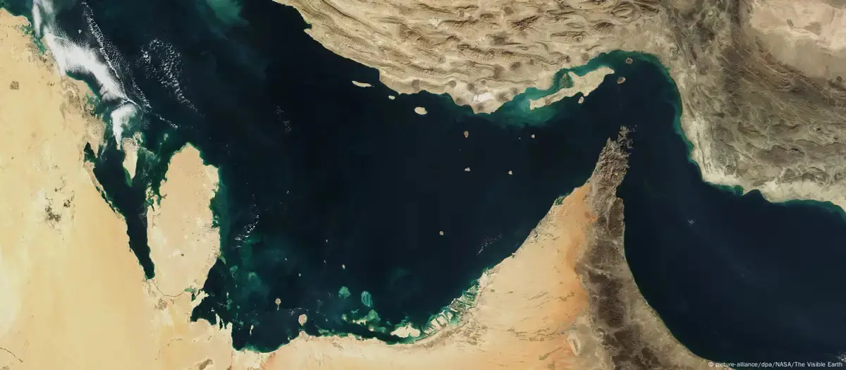 Na imagem, reprodução tecnológica do alto do Estreito de Ormuz