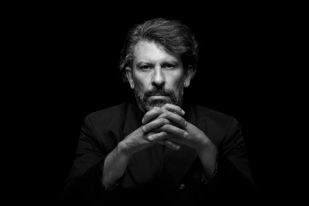 Na imagem, o ator Milhem Cortaz, que faz a voz do 