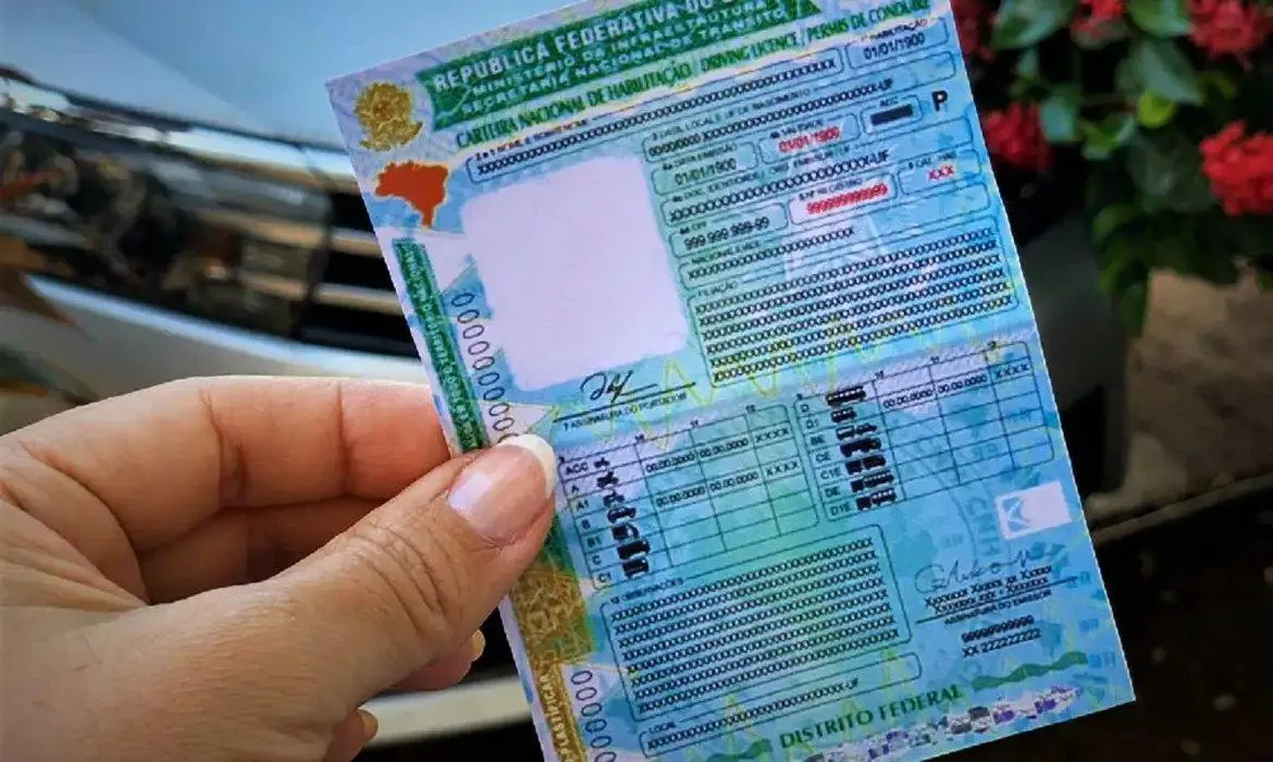 Para motoristas de cargas pesadas e de passageiros, o exame toxicológico segue obrigatório