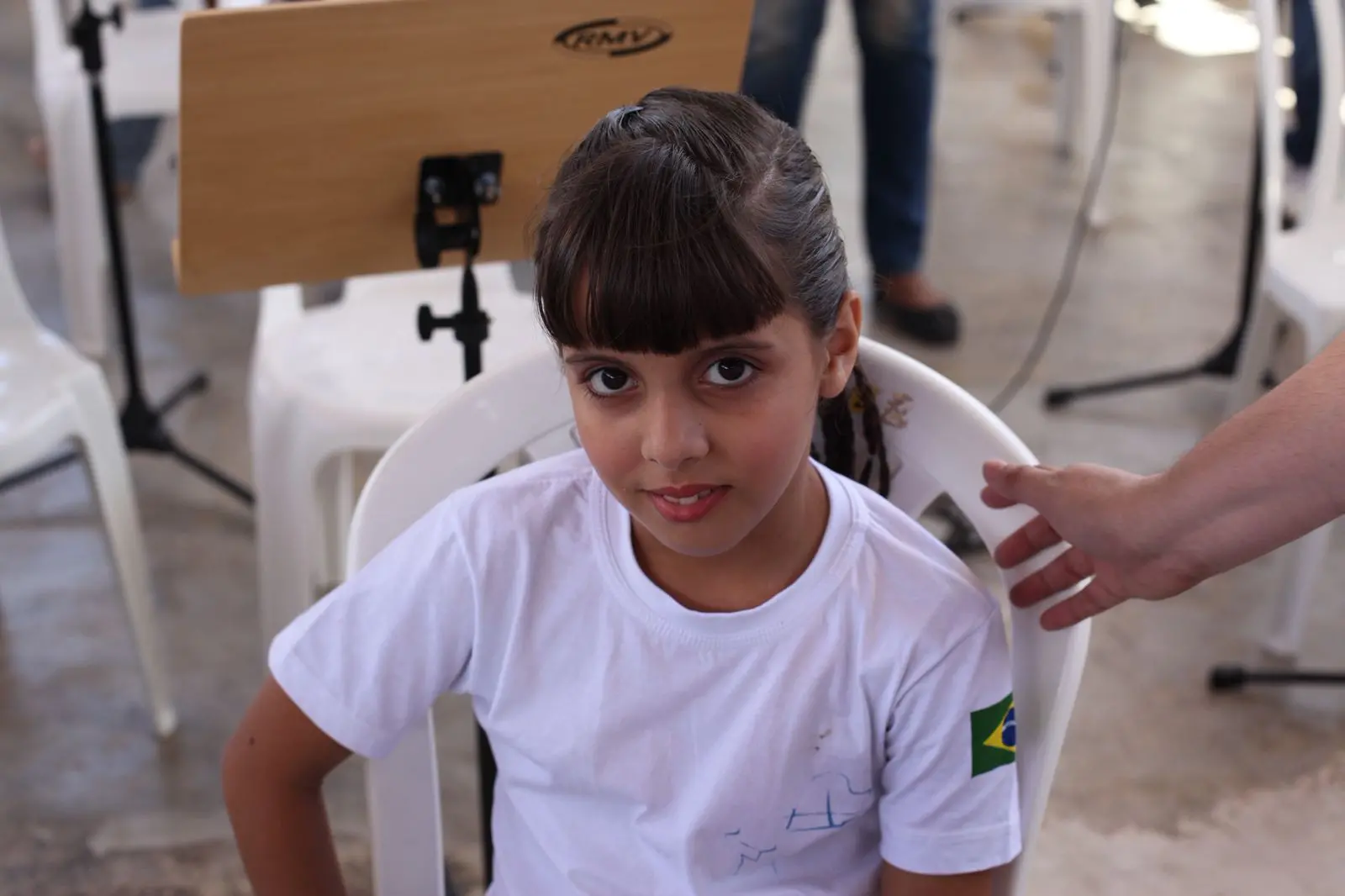 Na imagem, a violinista Thais Amâncio no Instituto Musical Jacques Klein