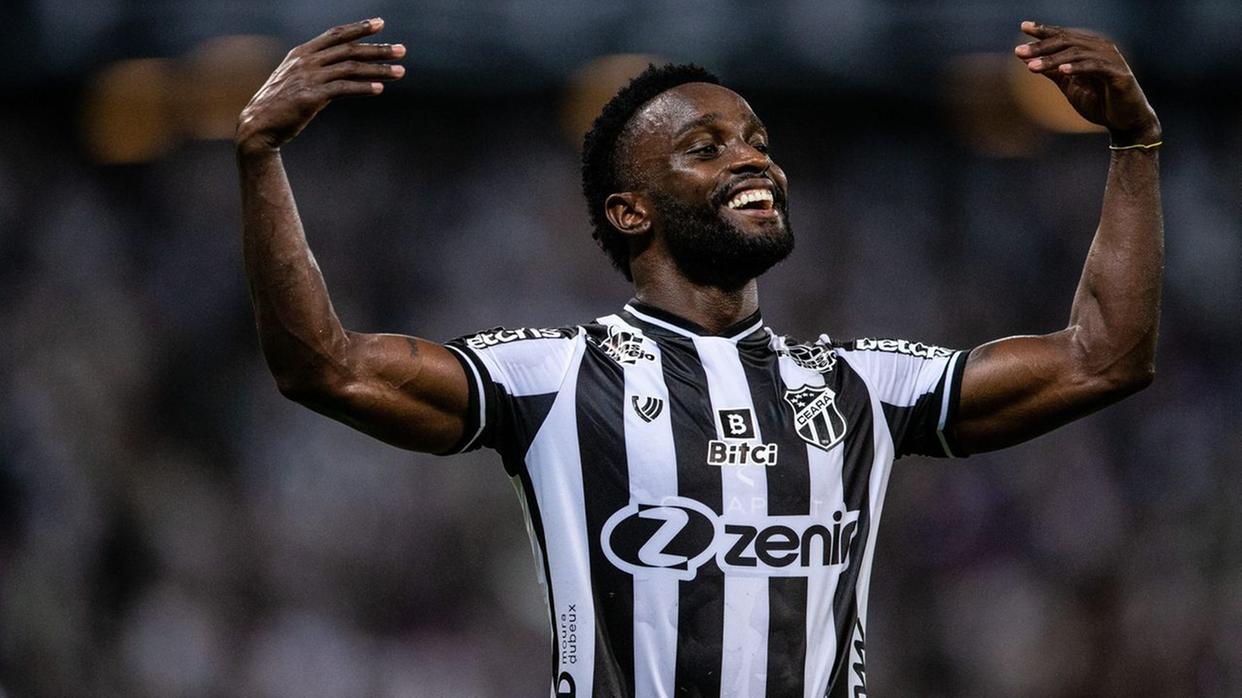 Foto de Mendoza, quando jogava pelo Ceará.