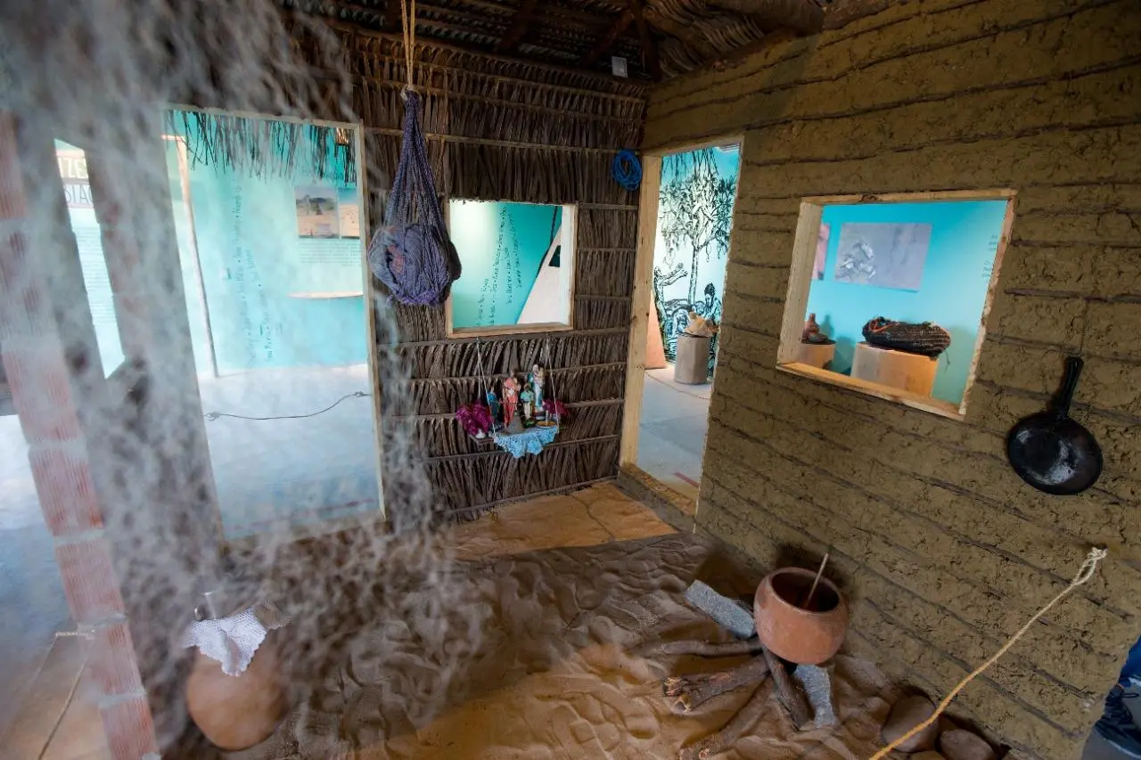 Na imagem, detalhes do Centro de Memórias Raízes da Sabiaguaba, equipamento presente no Complexo Ambiental e Gastronômico da Sabiaguaba