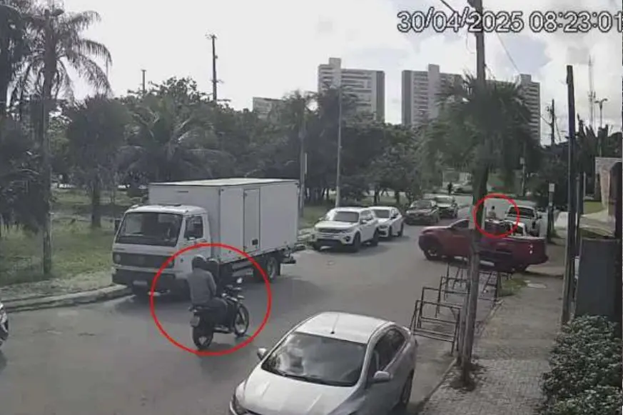 Foto de instantes antes do assassinato do empresário Vinícius Cunha Batista, no bairro Luciano Cavalcante, em Fortaleza, ocorrido no dia 30 de abril deste ano