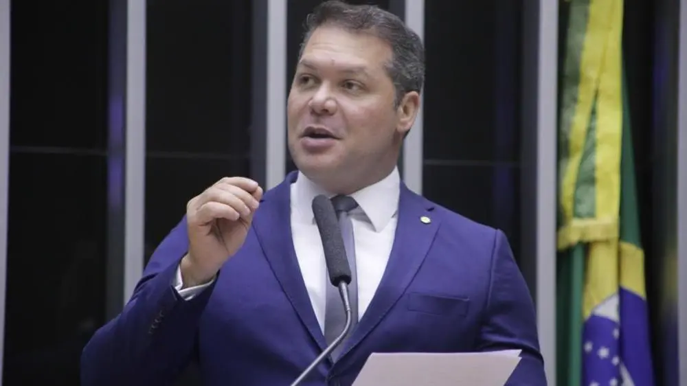 heitor Freire em discurso na Câmara