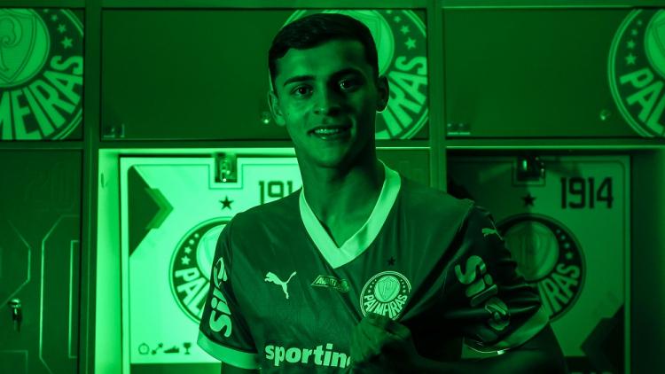 Ramón Sosa em ação pelo Palmeiras