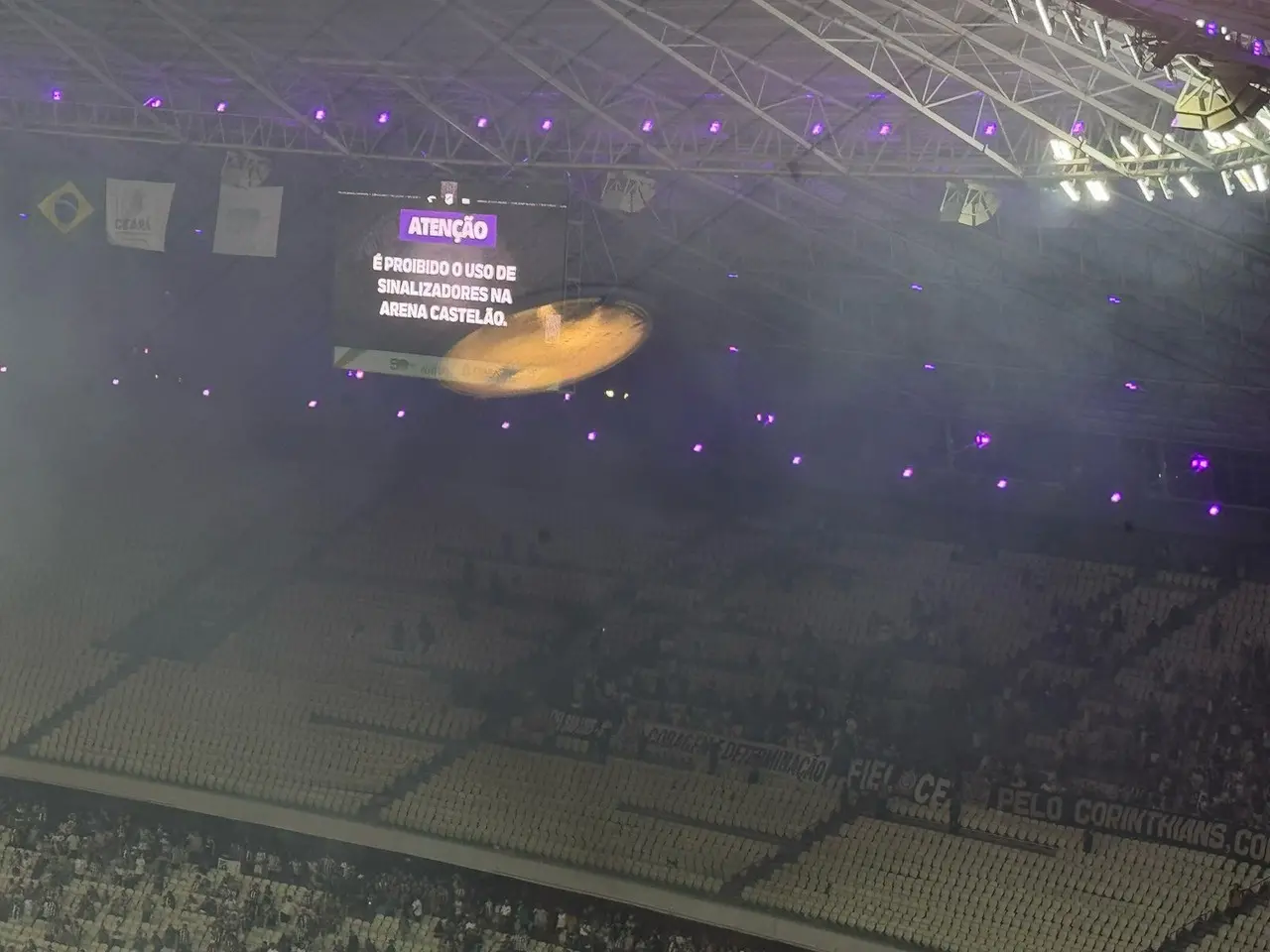 Telão da Arena Castelão em jogo de Corinthians x Fortaleza