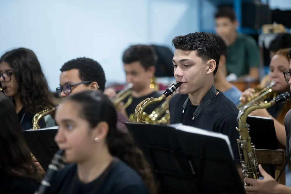 Formações oferecidas na Banda do Piamarta incluem oficinas de iniciação musical e práticas instrumentais