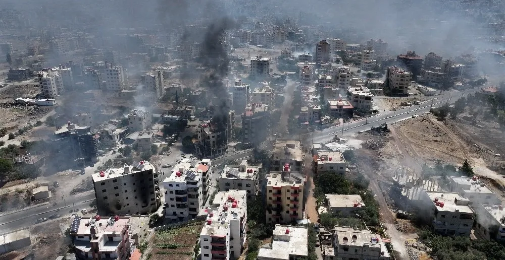 A crescente violência no território sírio chamou a atenção de Israel, que realizou vários ataques aéreos
