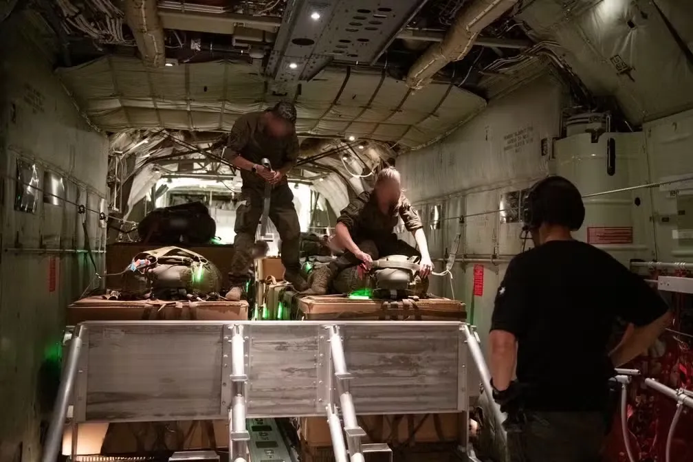 Retorno da permissão da ajuda aérea ocorre em momento de agravamento da crise humanitária em Gaza
