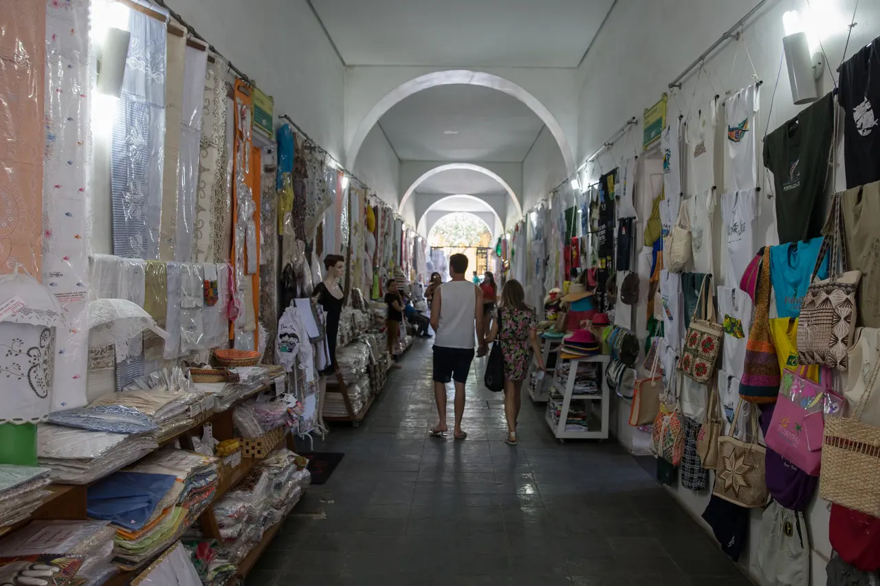 Centro de Turismo do Ceará está na vizinhança do Teatro Carlos Câmara