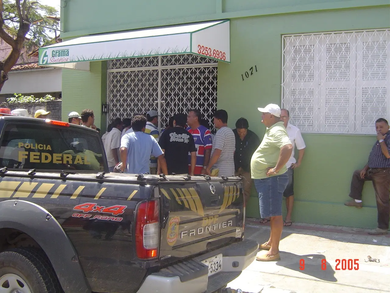 Frente da empresa de grama sintética utilizada para ocultar a escavação do túnel que chegava no caixa-forte do Banco Central