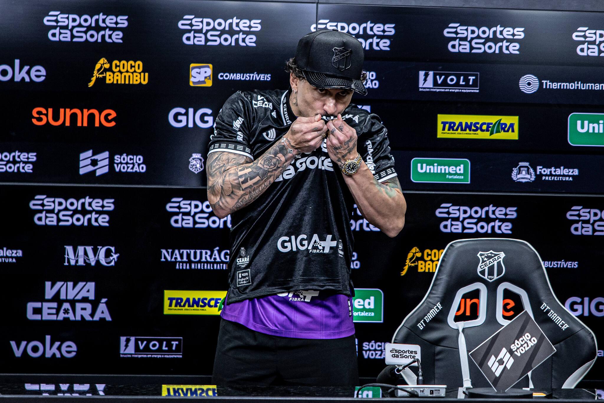 Foto de Vina fala sobre o sonho de jogar a Libertadores pelo Ceará