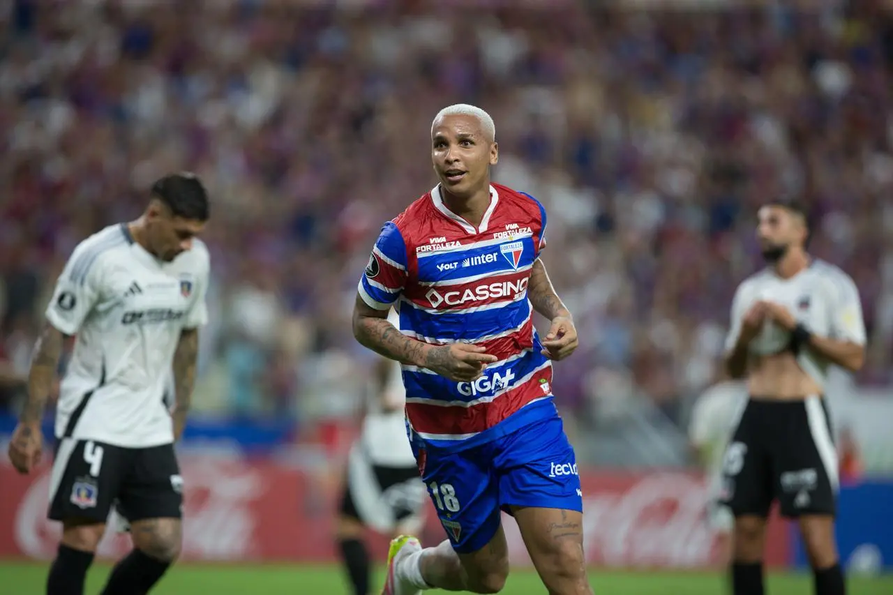 Foto de Deyverson durante Fortaleza x Colo-Colo na Libertadores