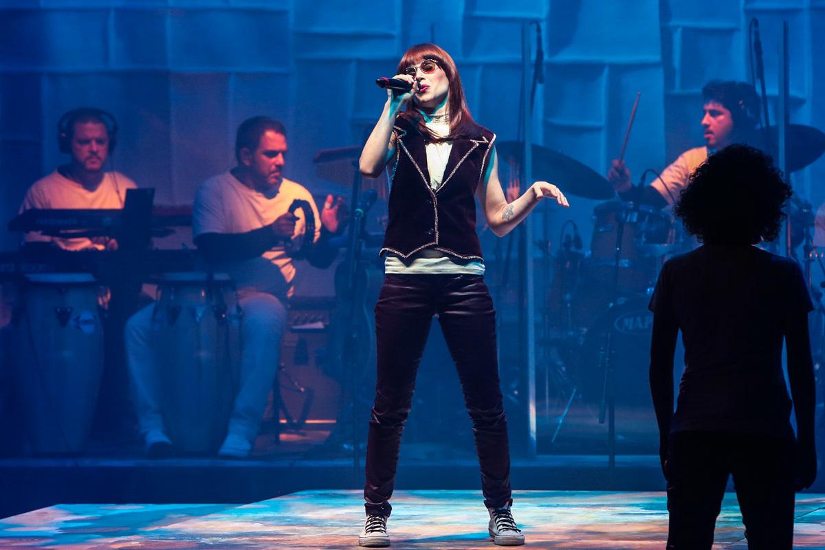 Espetáculo 'Rita Lee Mora ao Lado' marcou a 'estreia' de Mel Lisboa interpretando a cantora