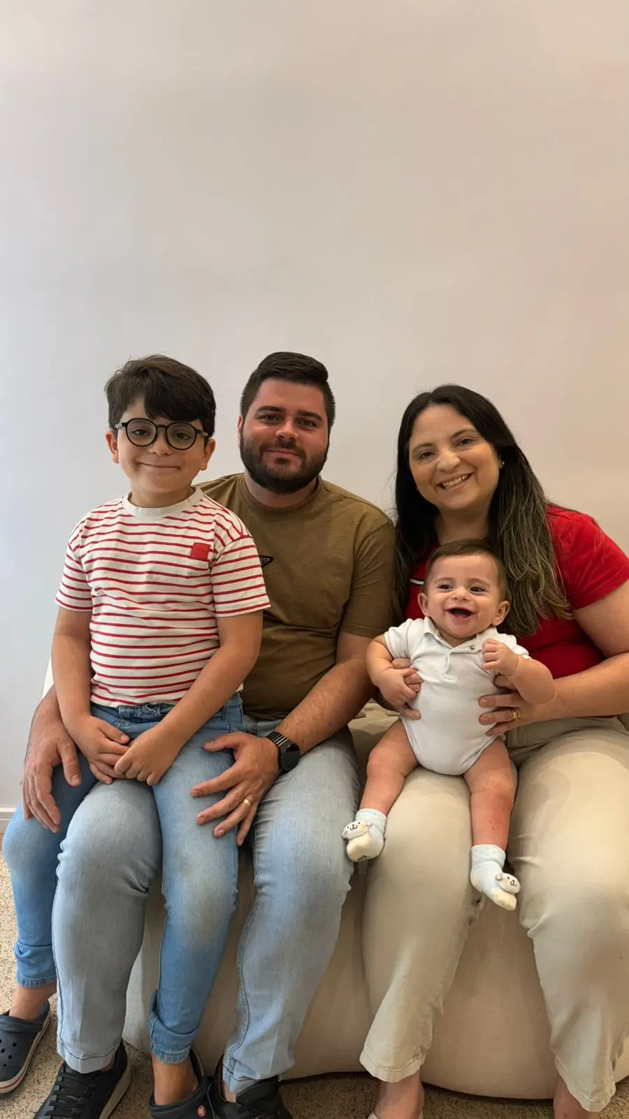 Imagem da família reunida