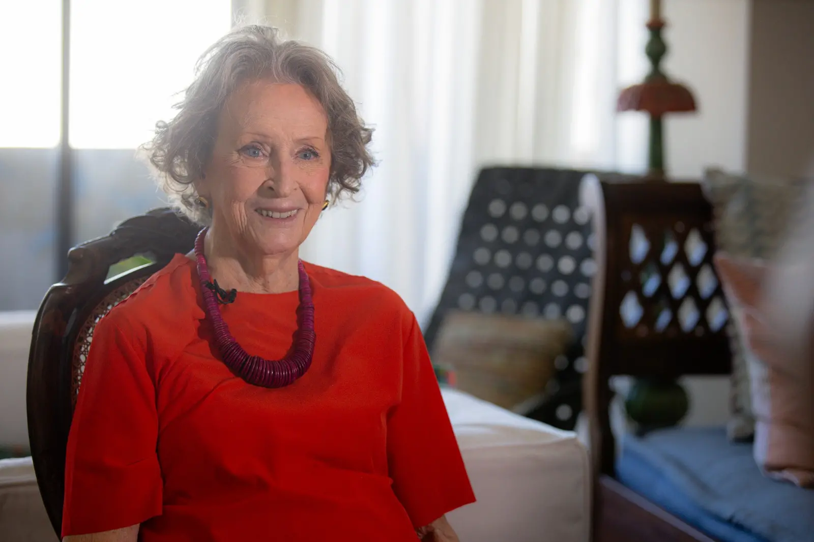 Na imagem, a artista da tapeçaria Guiomar Marinho, agraciada com o Troféu Sereia de Ouro 2025