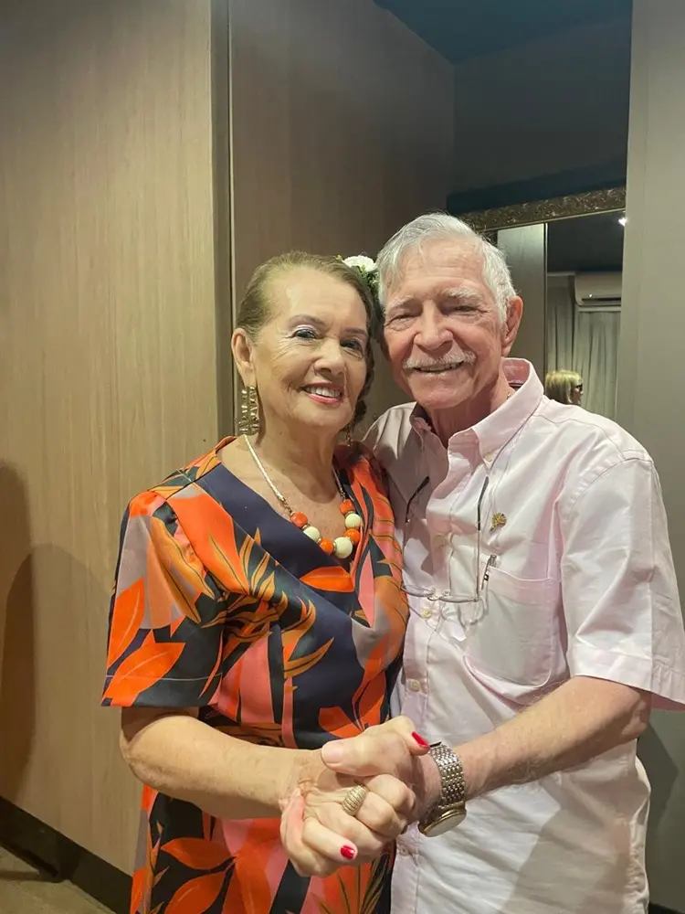Na imagem, o casal Zoraide Diniz e Márlio Pelosi, que casou aos 80 anos em Fortaleza