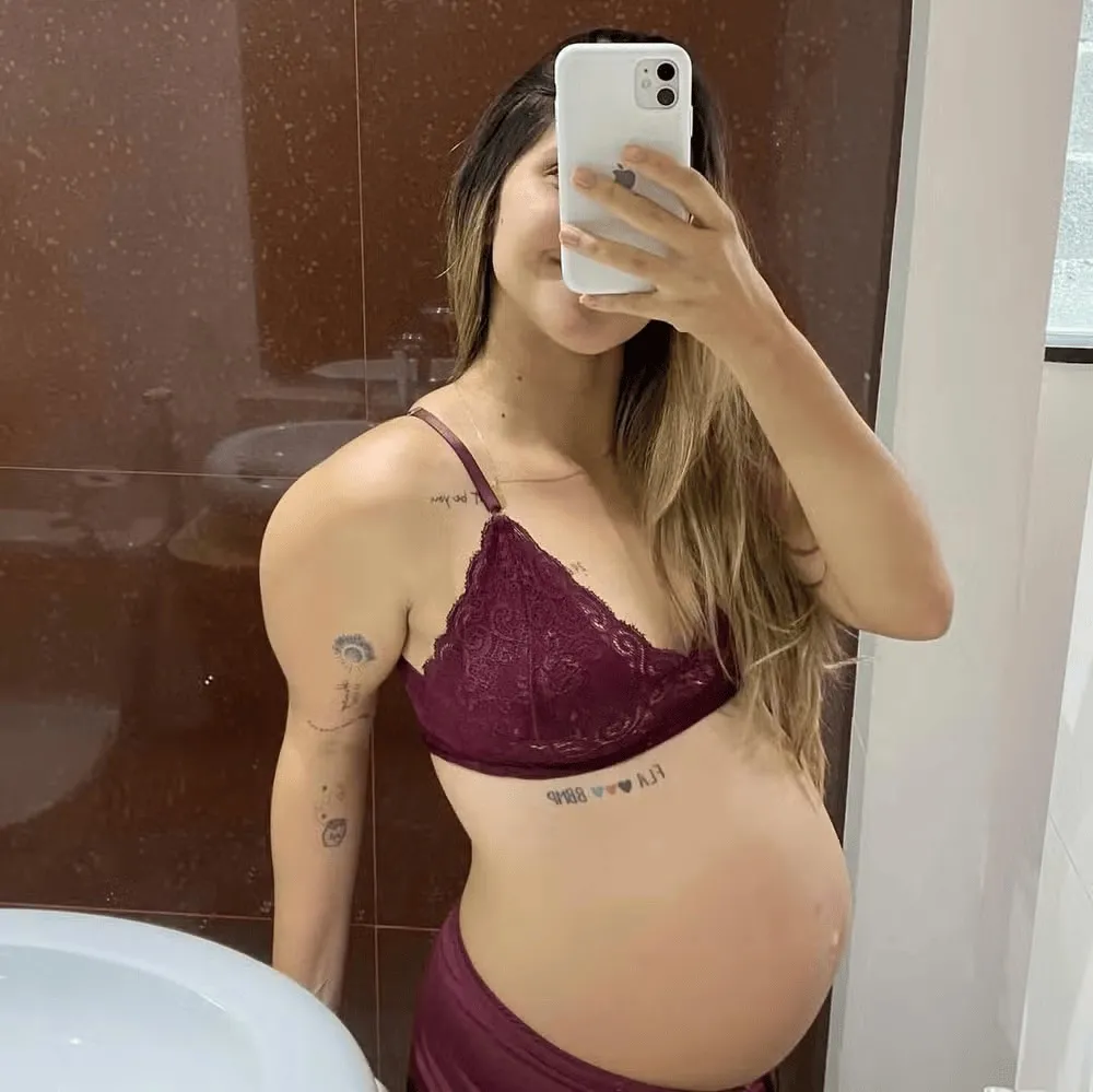 Maryanne compartilhava a rotina de repórter com a gravidez em postagens nas redes sociais