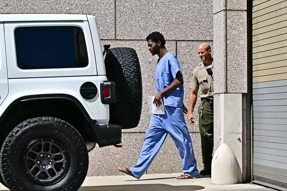 Lil Nas X é preso acusado de quatro crimes e deixa prisão após pagar fiança de R$ 400 mil