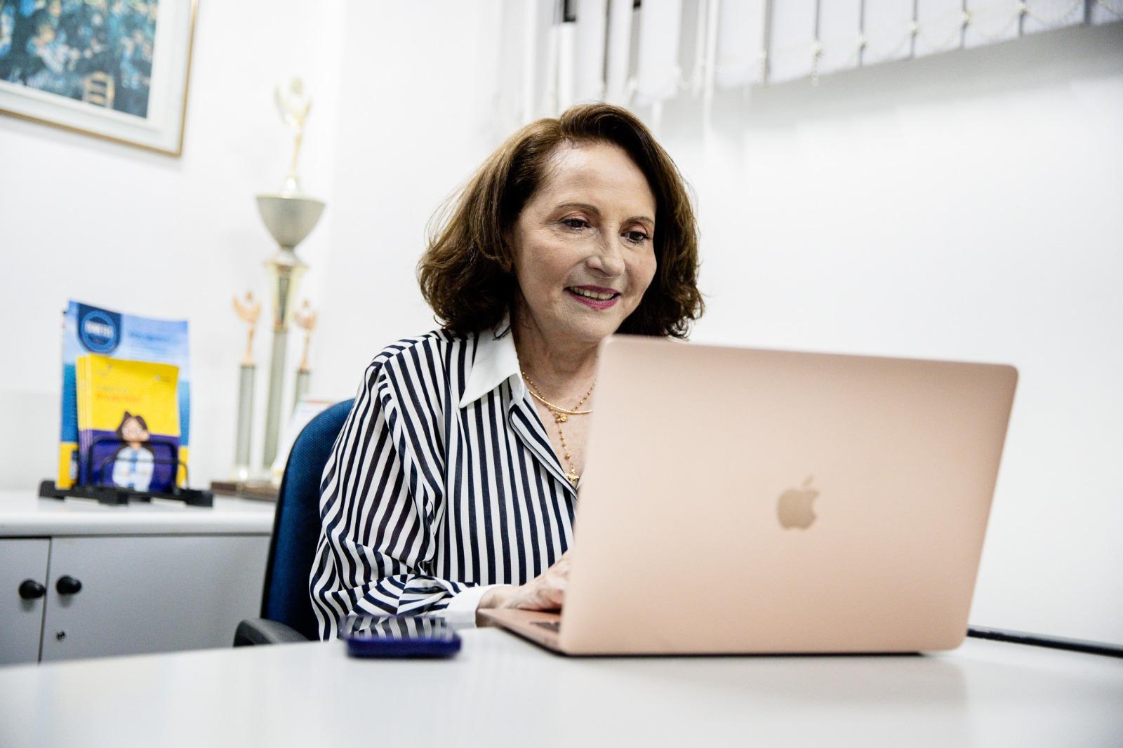 Médica e pesquisadora Adriana Costa e Forti