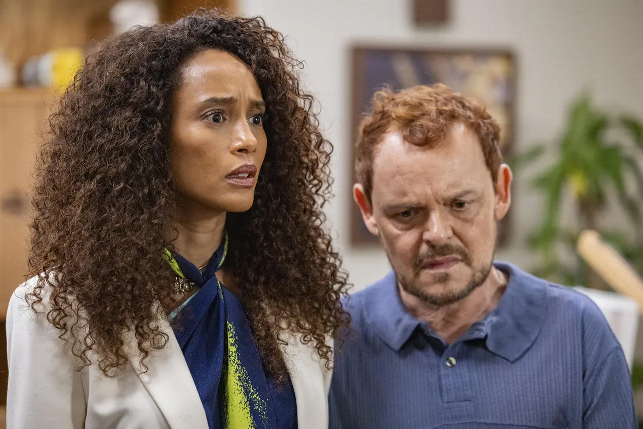 Cenas da novela Vale Tudo com Raquel e Poliana