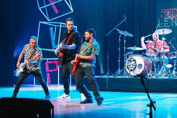 Pedra Letícia faz show em comemoração de 20 anos de trajetória