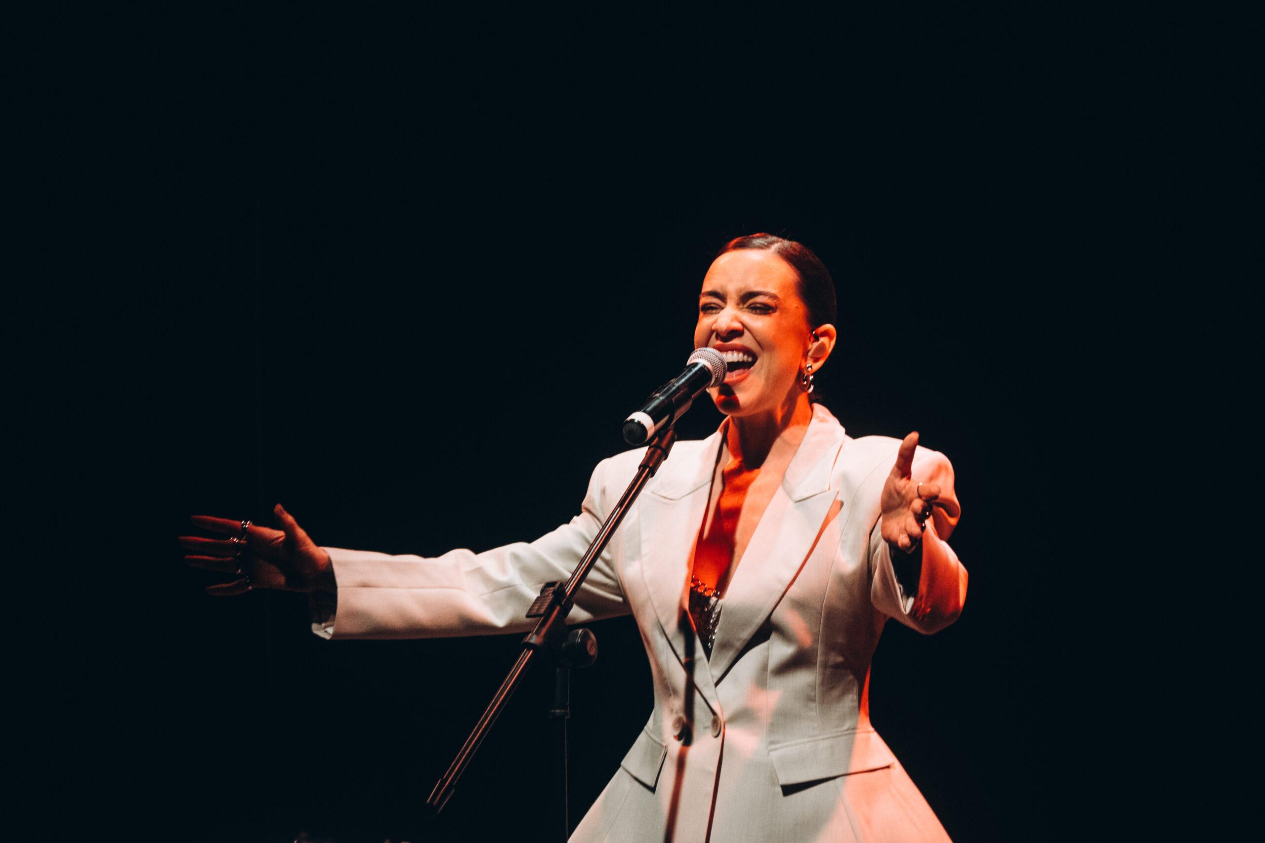 Cantora Roberta Sá traz show de celebração de 20 anos de carreira para Fortaleza em setembro