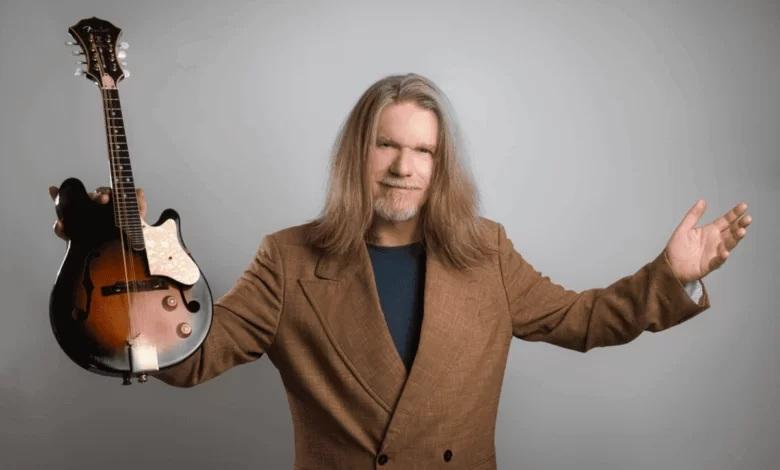 Humberto Gessinger celebra álbuns acústicos da banda Engenheiros do Hawaii em show especial que chega a Fortaleza