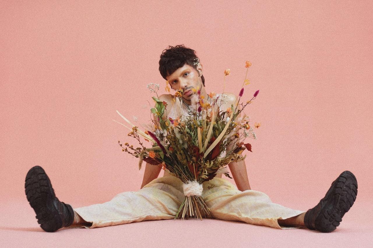 Briar apresenta repertório do EP 'Aguarrás' em show no Teatro B. de Paiva