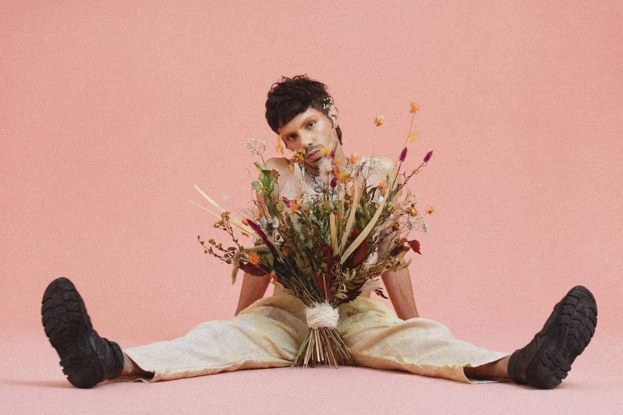 Briar apresenta repertório do EP 'Aguarrás' em show no Teatro B. de Paiva