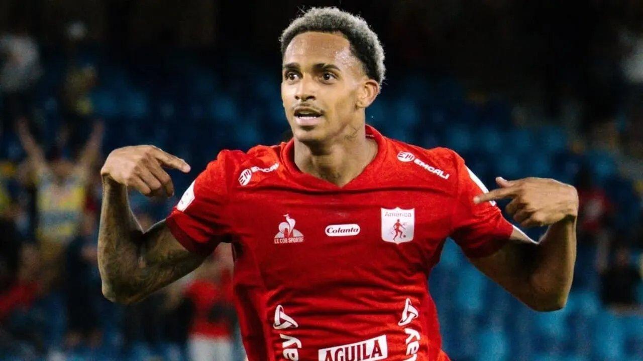 Dylan Borrero em ação pelo América de Cali, da Colômbia